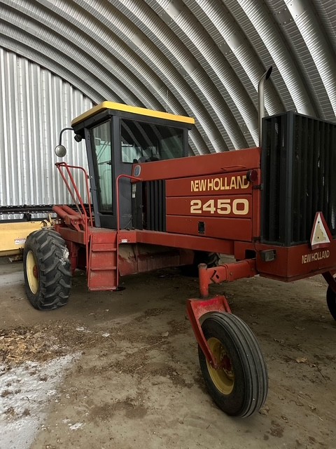 1996 New Holland 2450 Windrower