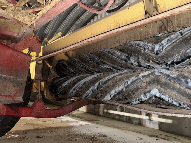 1996 New Holland 2450 Windrower