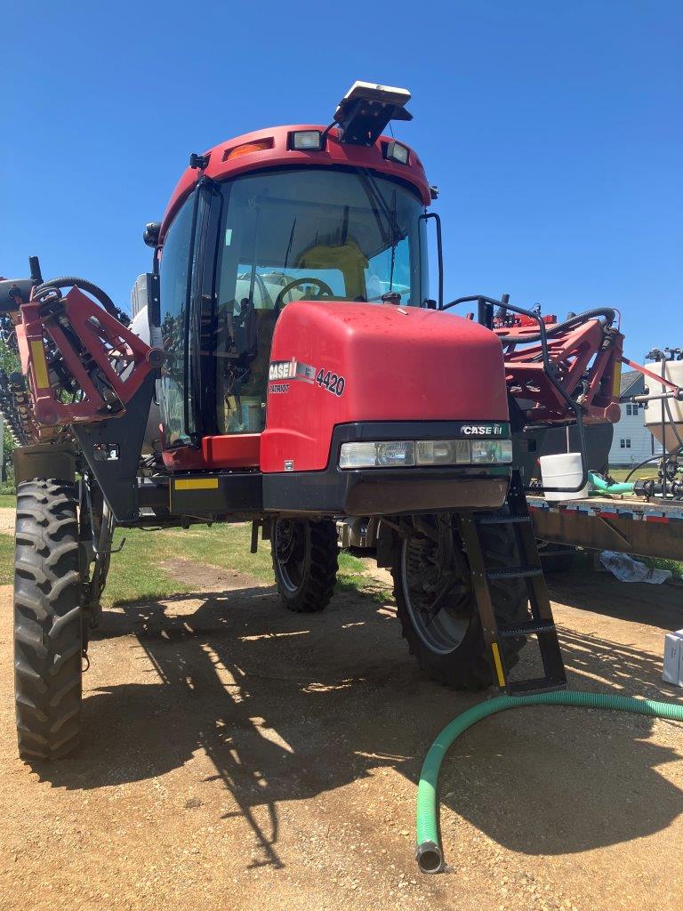 2011 Case IH Patriot 4420 Sprayer/High Clearance