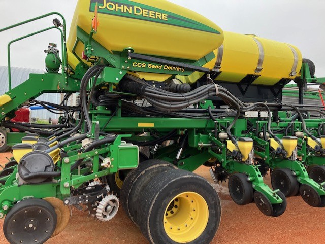 2012 John Deere DB60 Planter