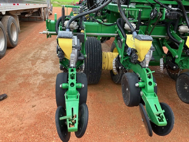 2012 John Deere DB60 Planter