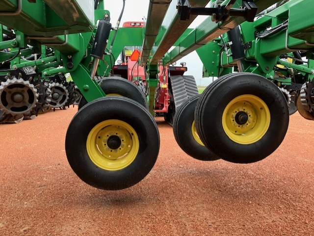 2012 John Deere DB60 Planter