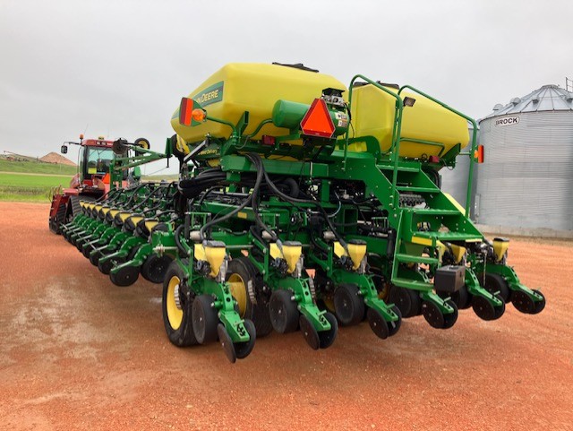 2012 John Deere DB60 Planter