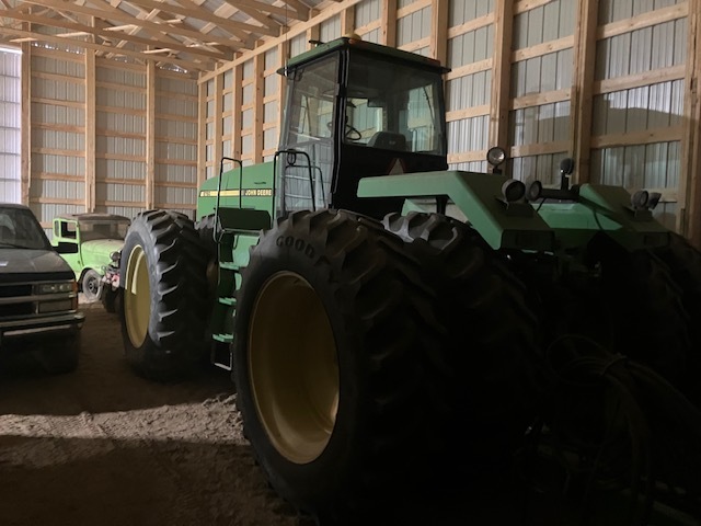 1992 John Deere 8760 Tractor
