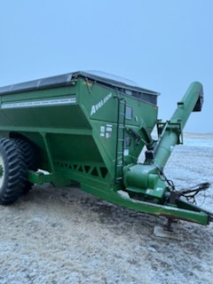 2002 Brent 1084 Grain Cart