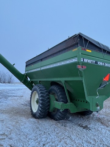2002 Brent 1084 Grain Cart