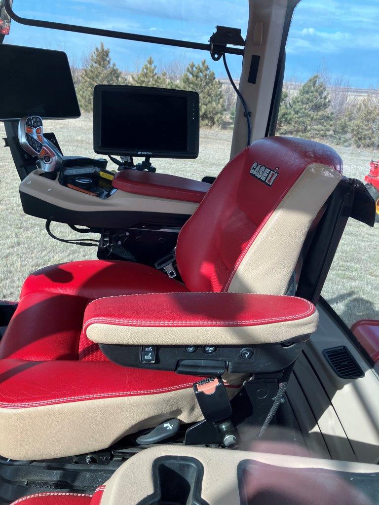 2022 Case IH STG620 Tractor