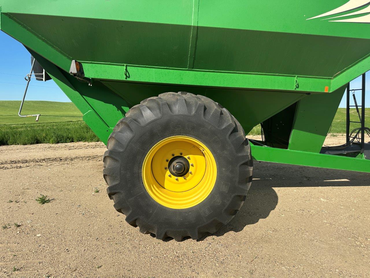 2013 Demco 850 Grain Cart
