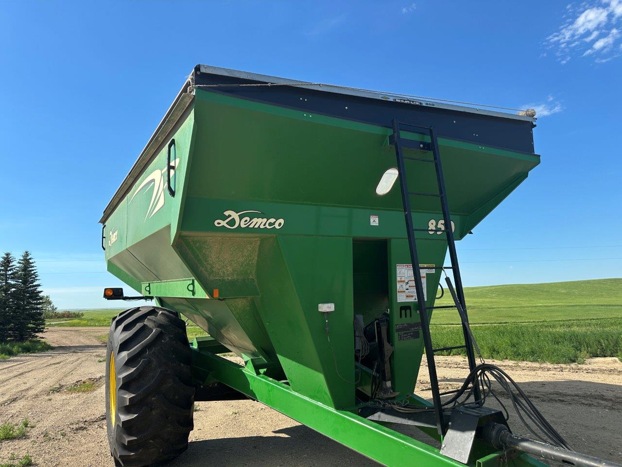 2013 Demco 850 Grain Cart