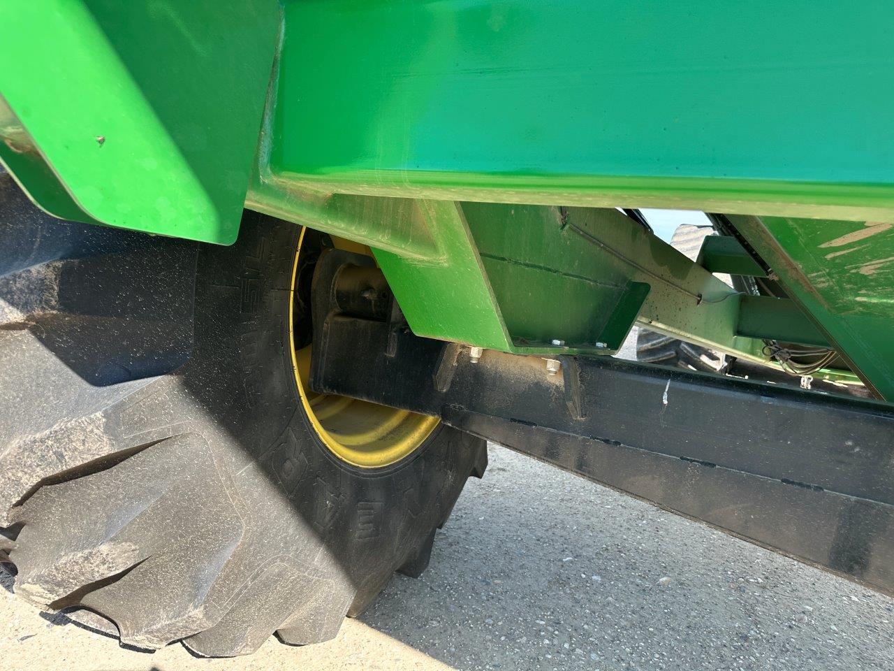 2013 Demco 850 Grain Cart