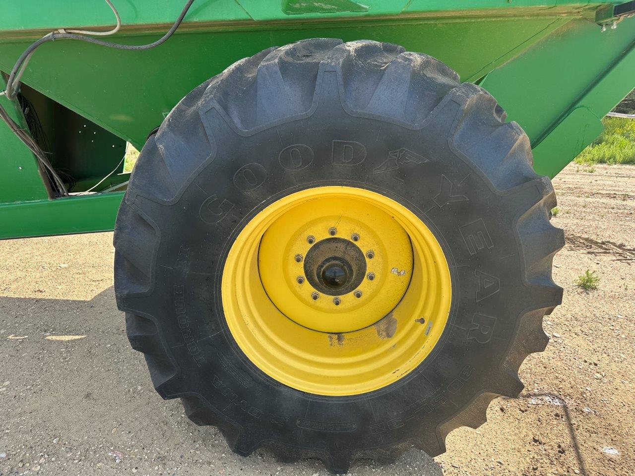 2013 Demco 850 Grain Cart