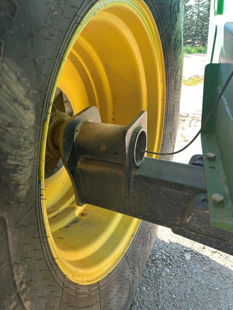 2013 Demco 850 Grain Cart