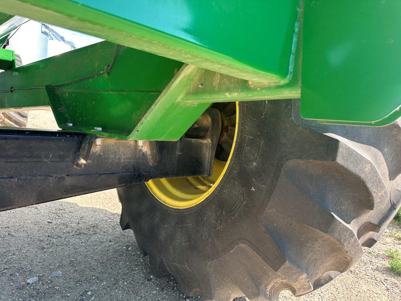 2013 Demco 850 Grain Cart