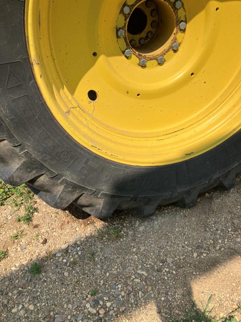 2012 John Deere 7260R Tractor