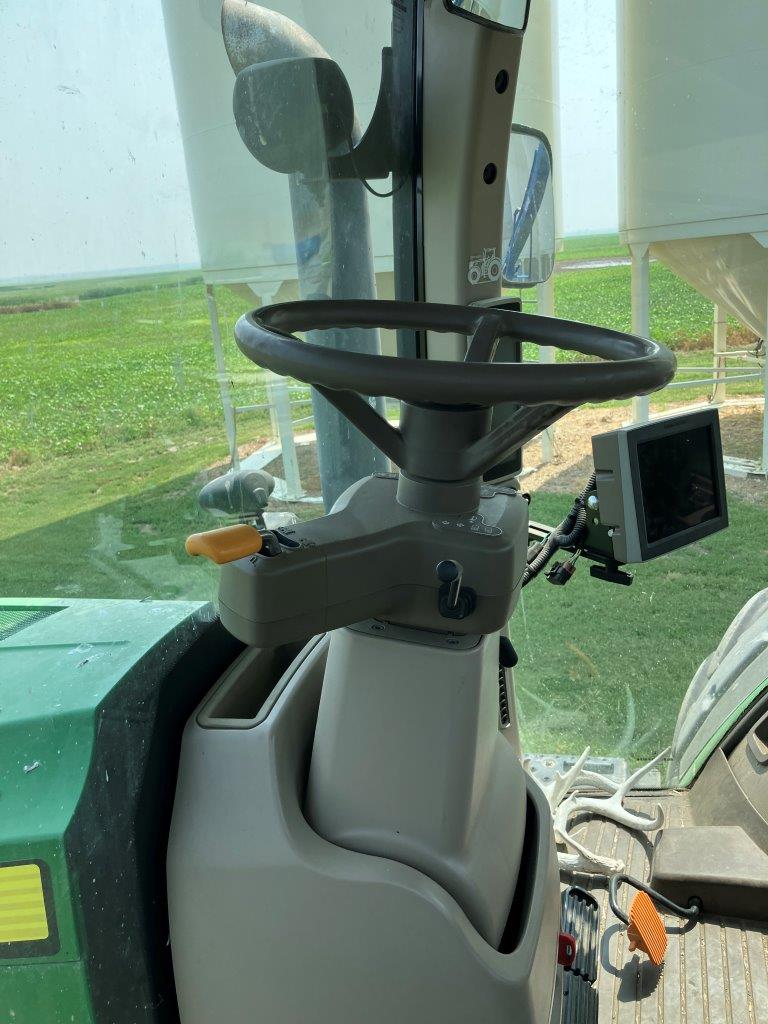 2012 John Deere 7260R Tractor