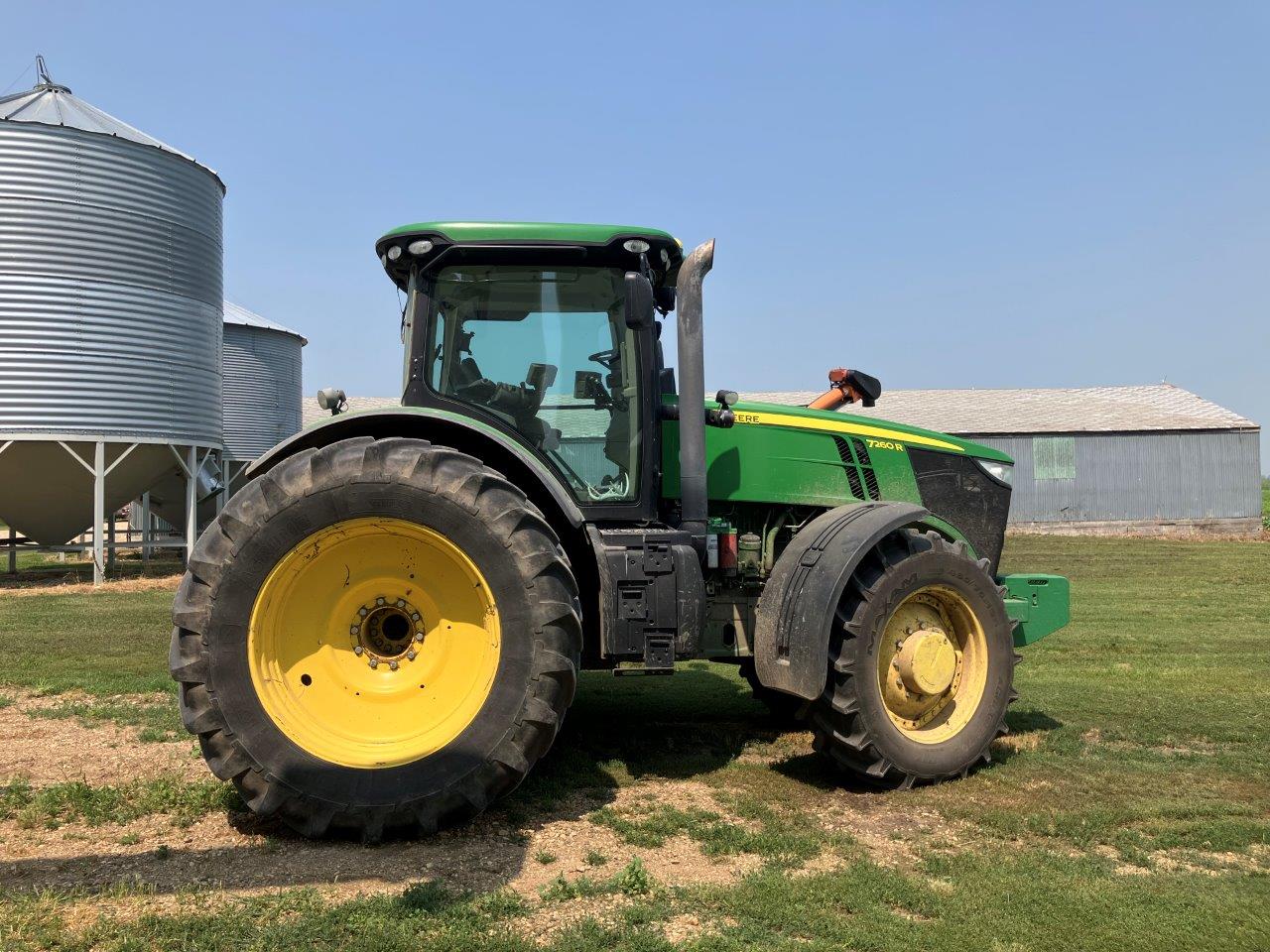 2012 John Deere 7260R Tractor