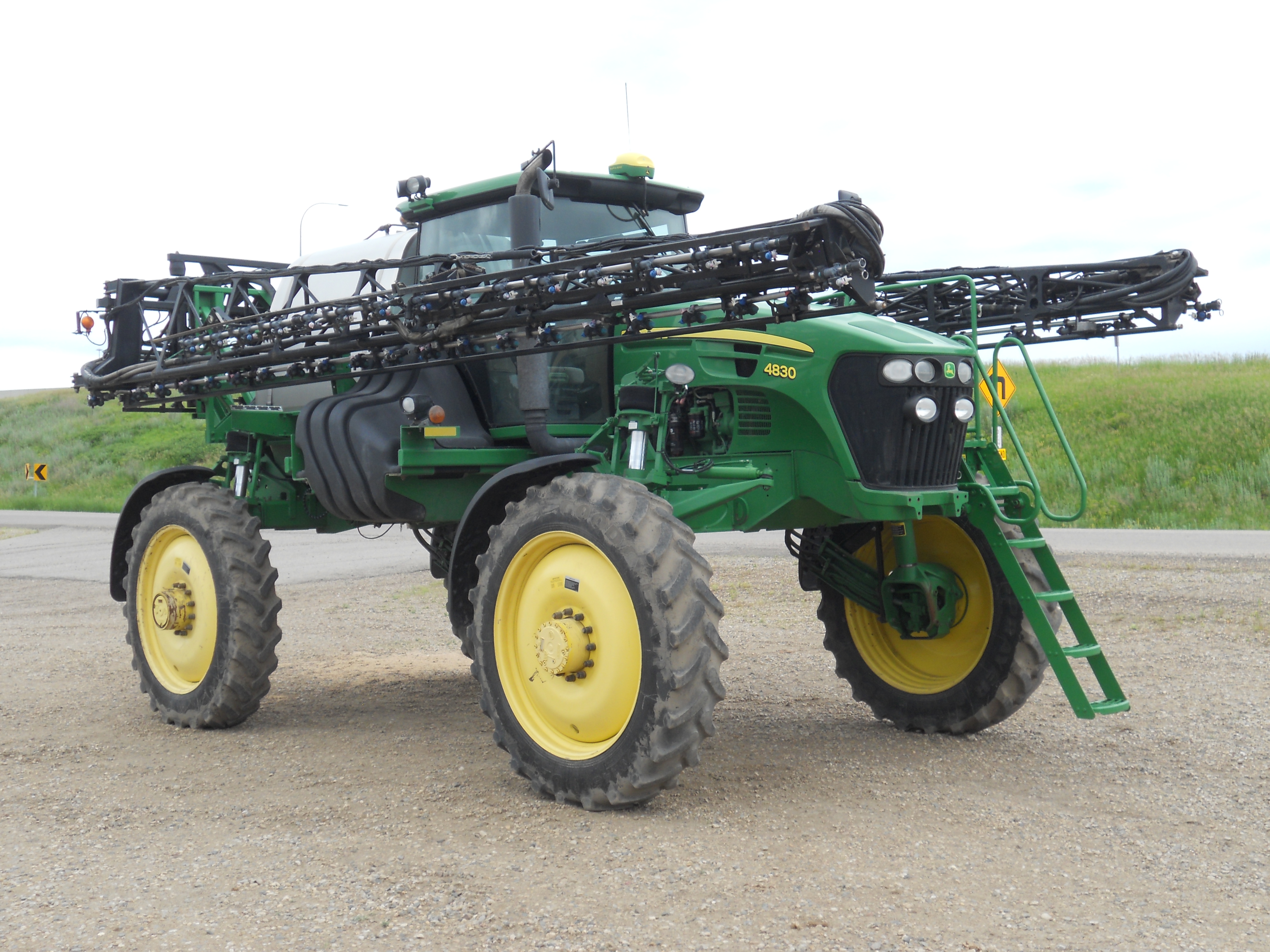 2010 John Deere 4830 Sprayer/High Clearance