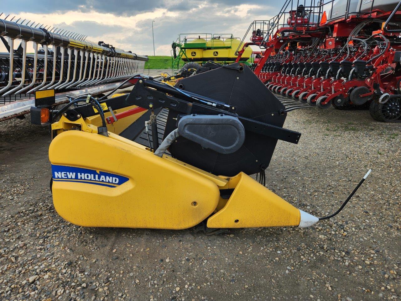 2014 New Holland 880CF Header Draper