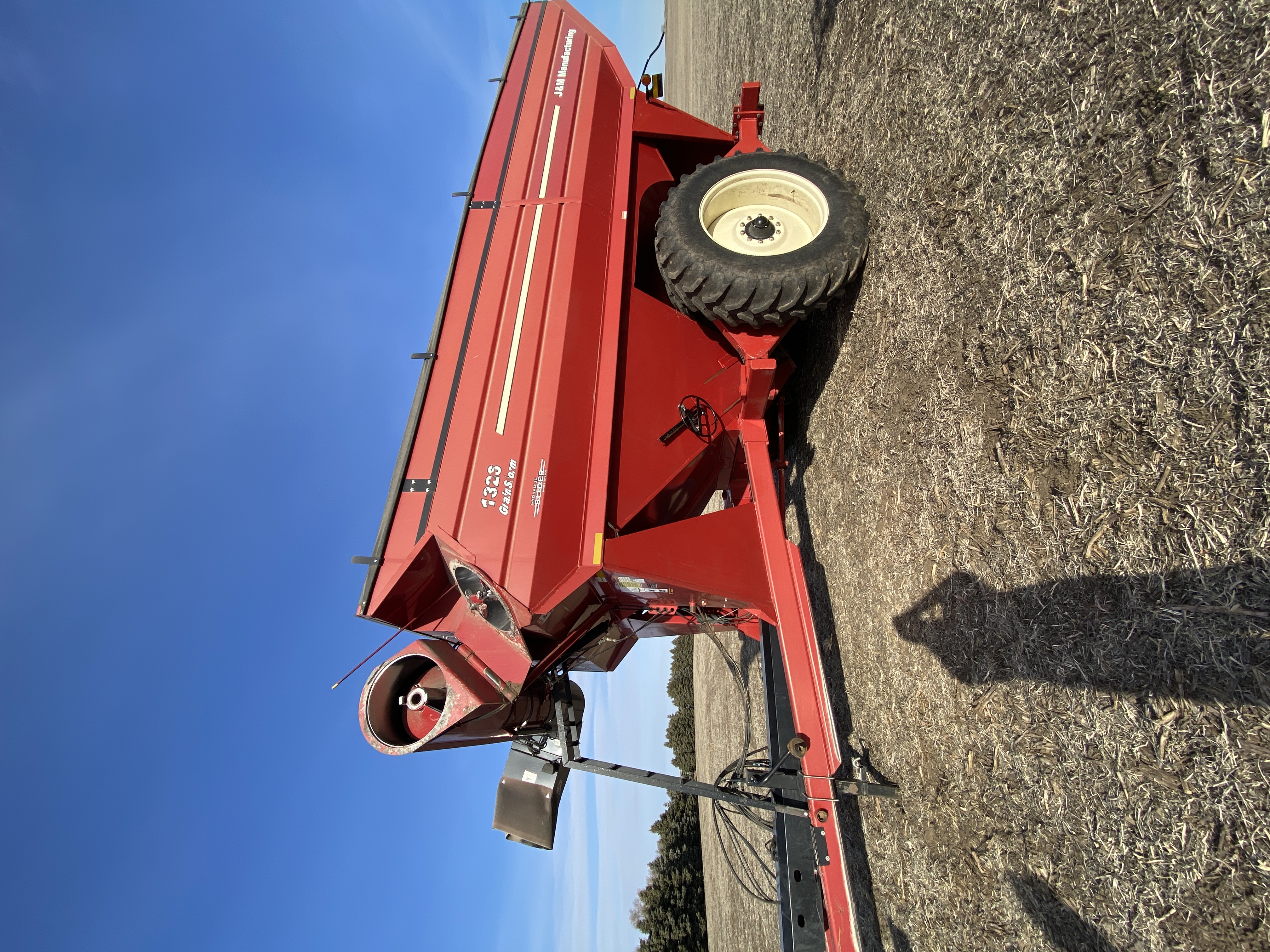 2011 J&M 1326-22D Grain Cart