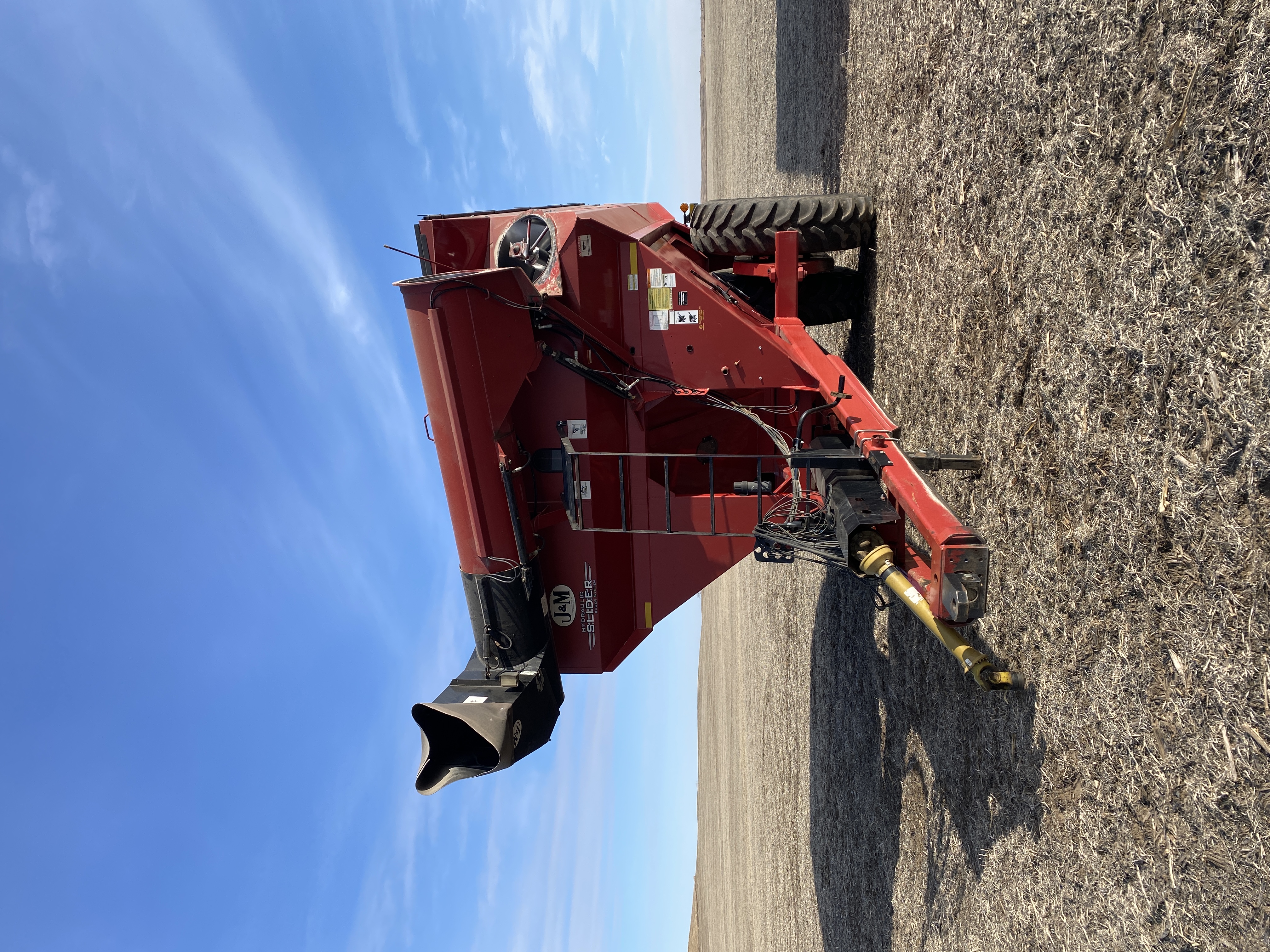 2011 J&M 1326-22D Grain Cart