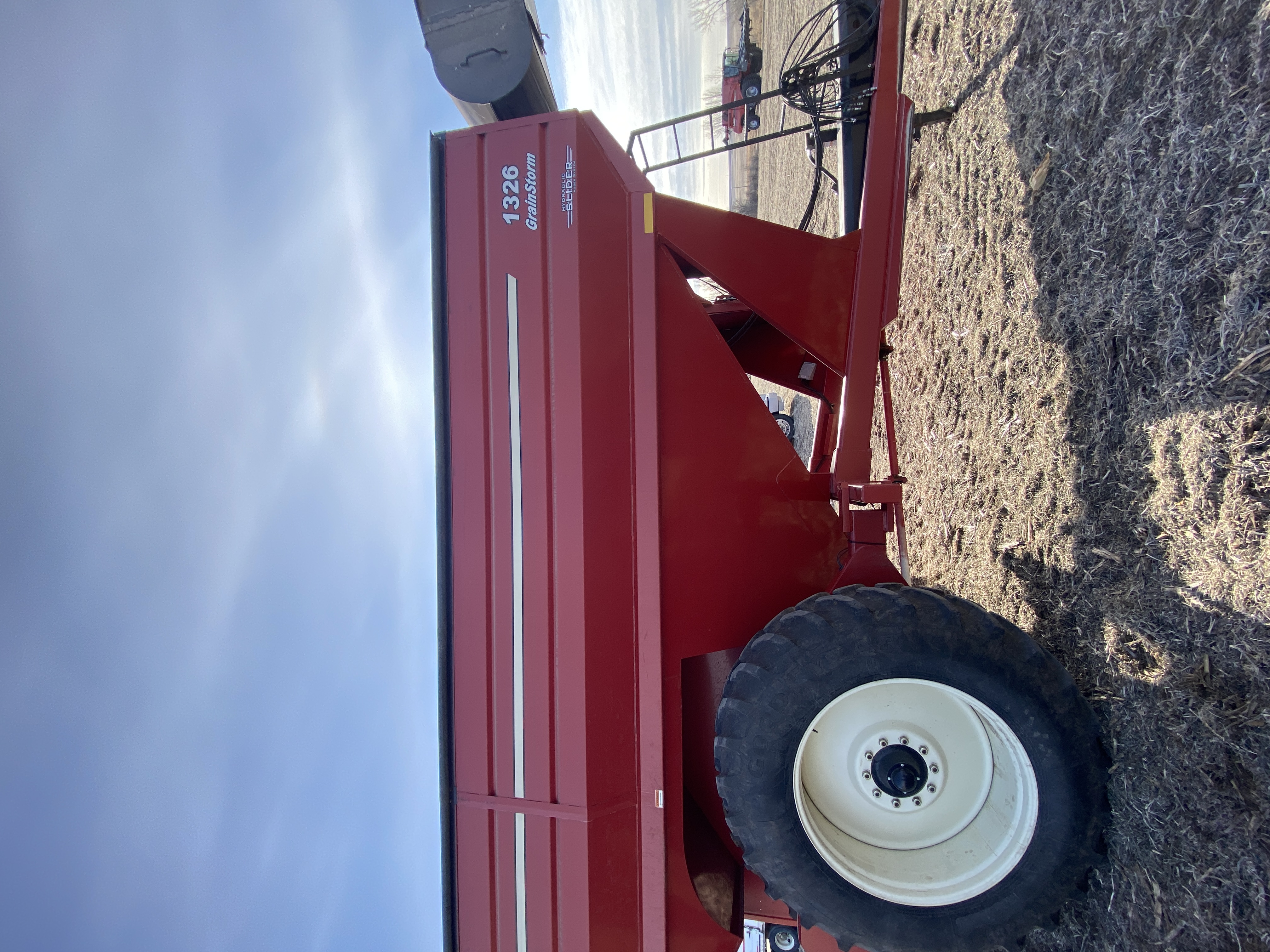 2011 J&M 1326-22D Grain Cart