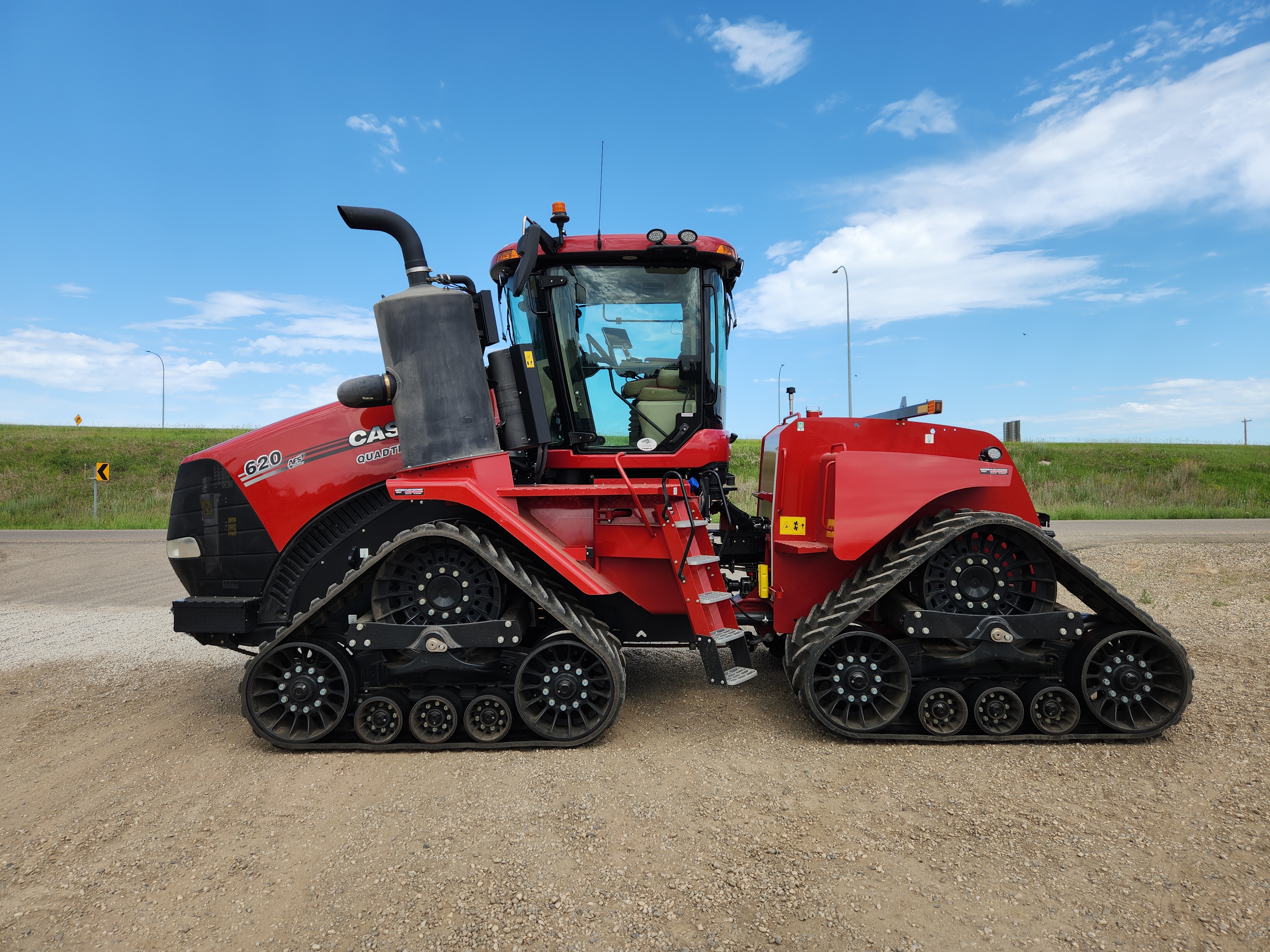 2022 Case IH STG620 Tractor