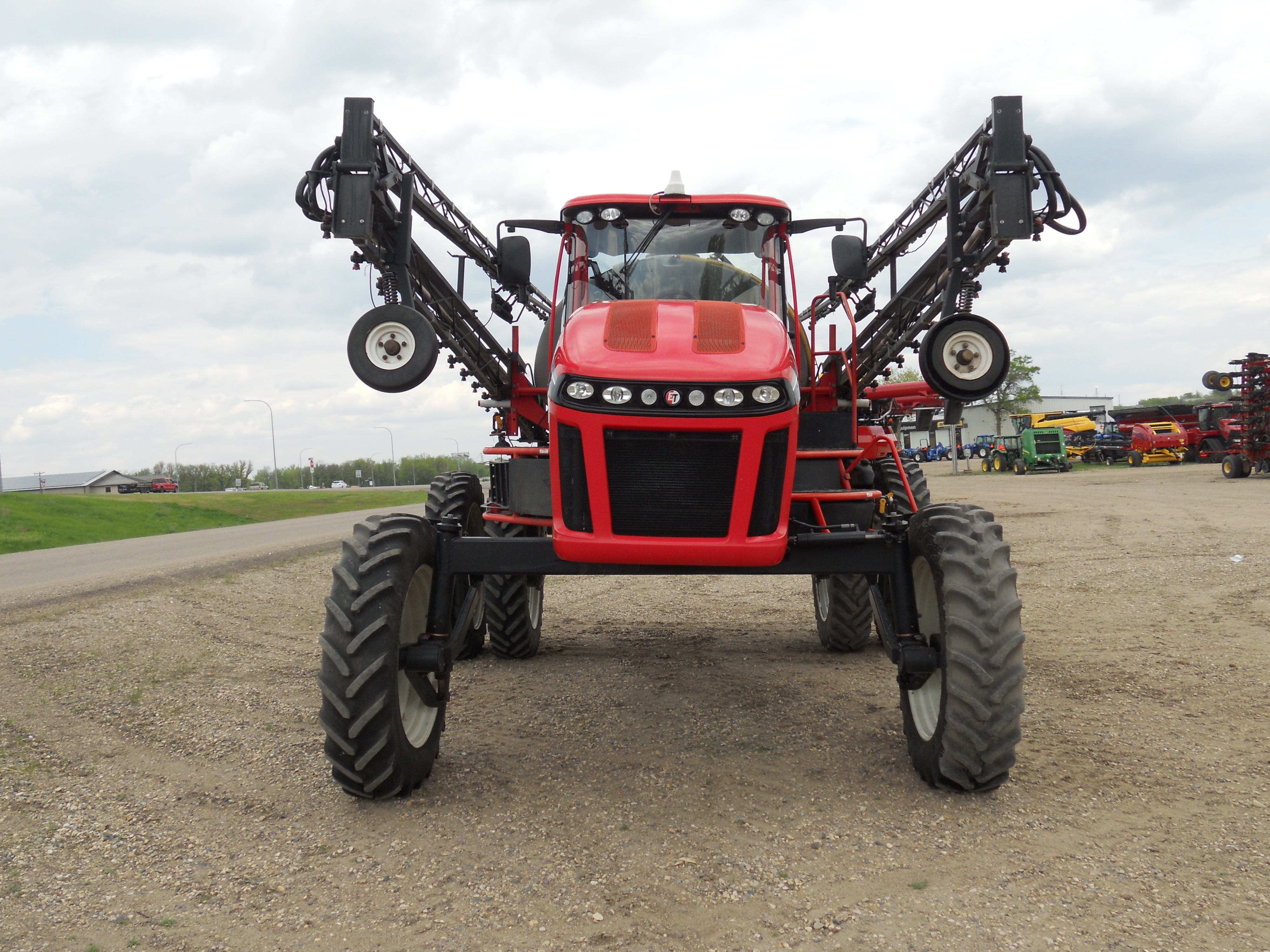 2011 Apache AS1220 Sprayer/High Clearance