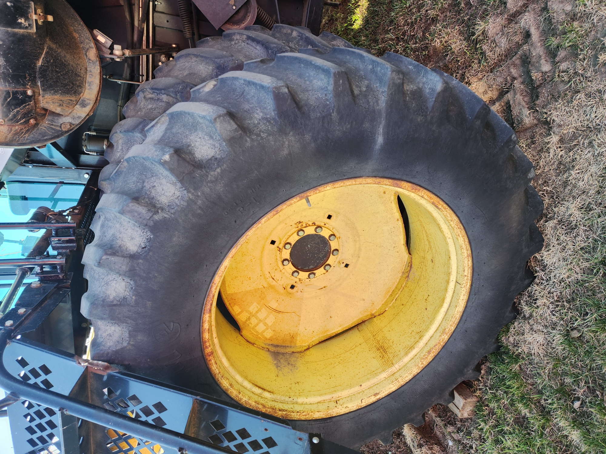 1998 AGCO Gleaner R72 Combine