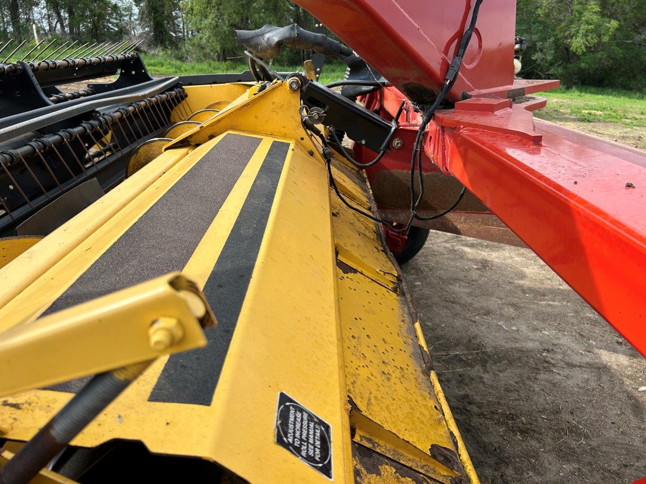 2011 New Holland H7150 Mower Conditioner