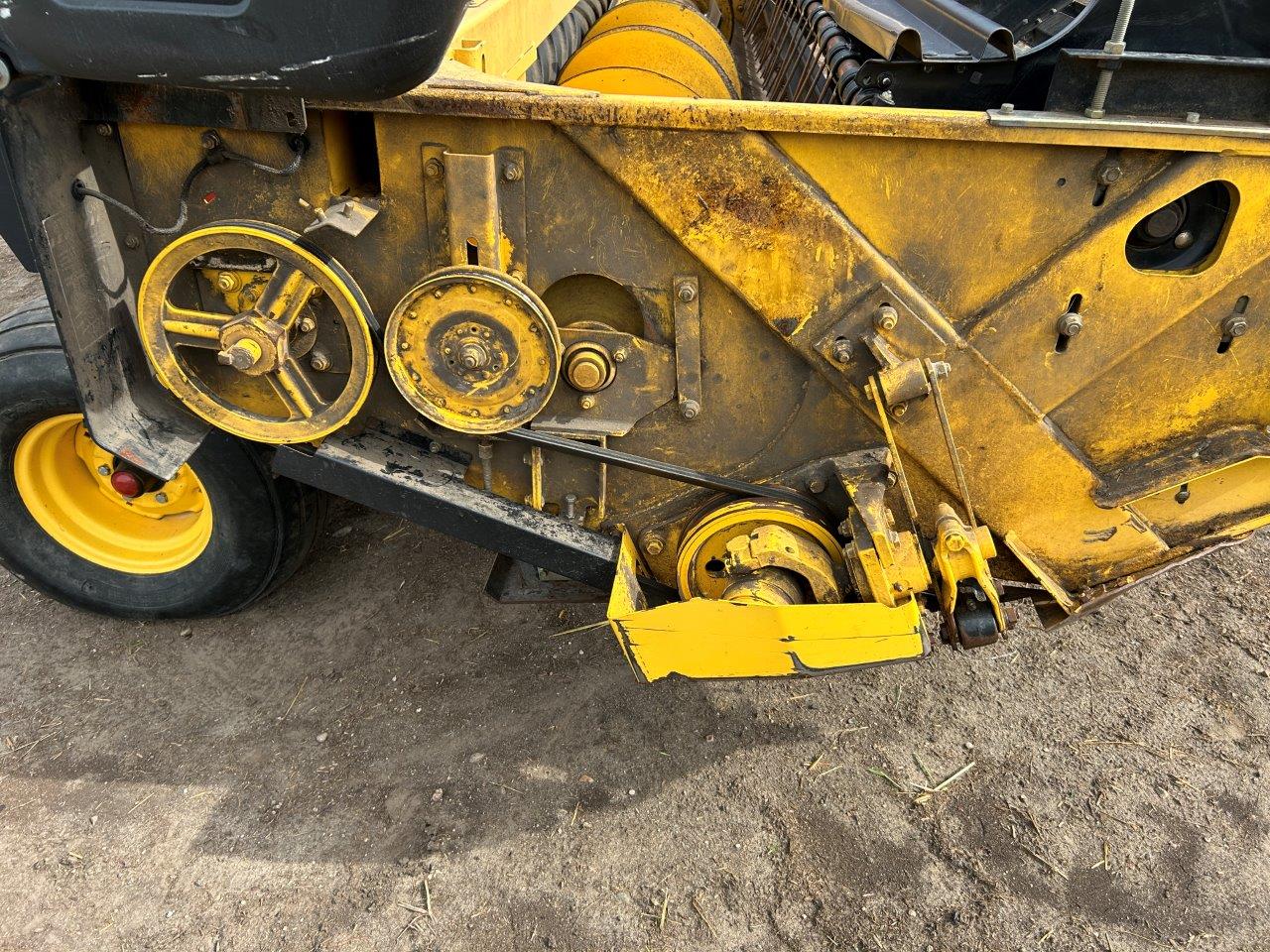 2011 New Holland H7150 Mower Conditioner