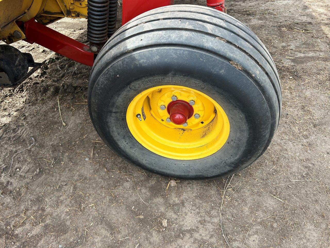 2011 New Holland H7150 Mower Conditioner