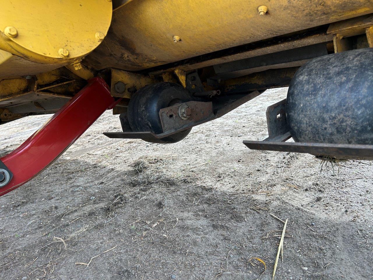 2011 New Holland H7150 Mower Conditioner