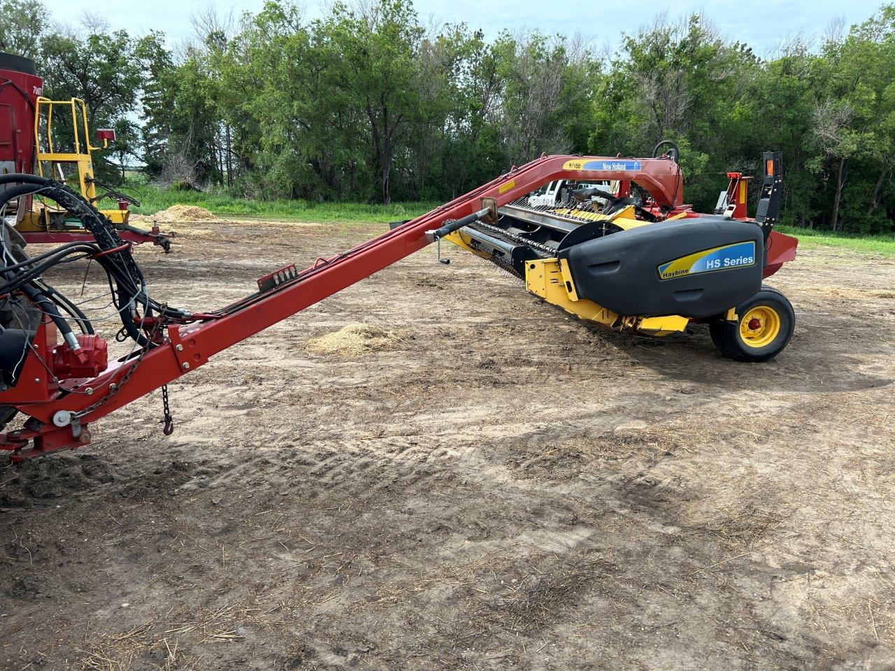 2011 New Holland H7150 Mower Conditioner