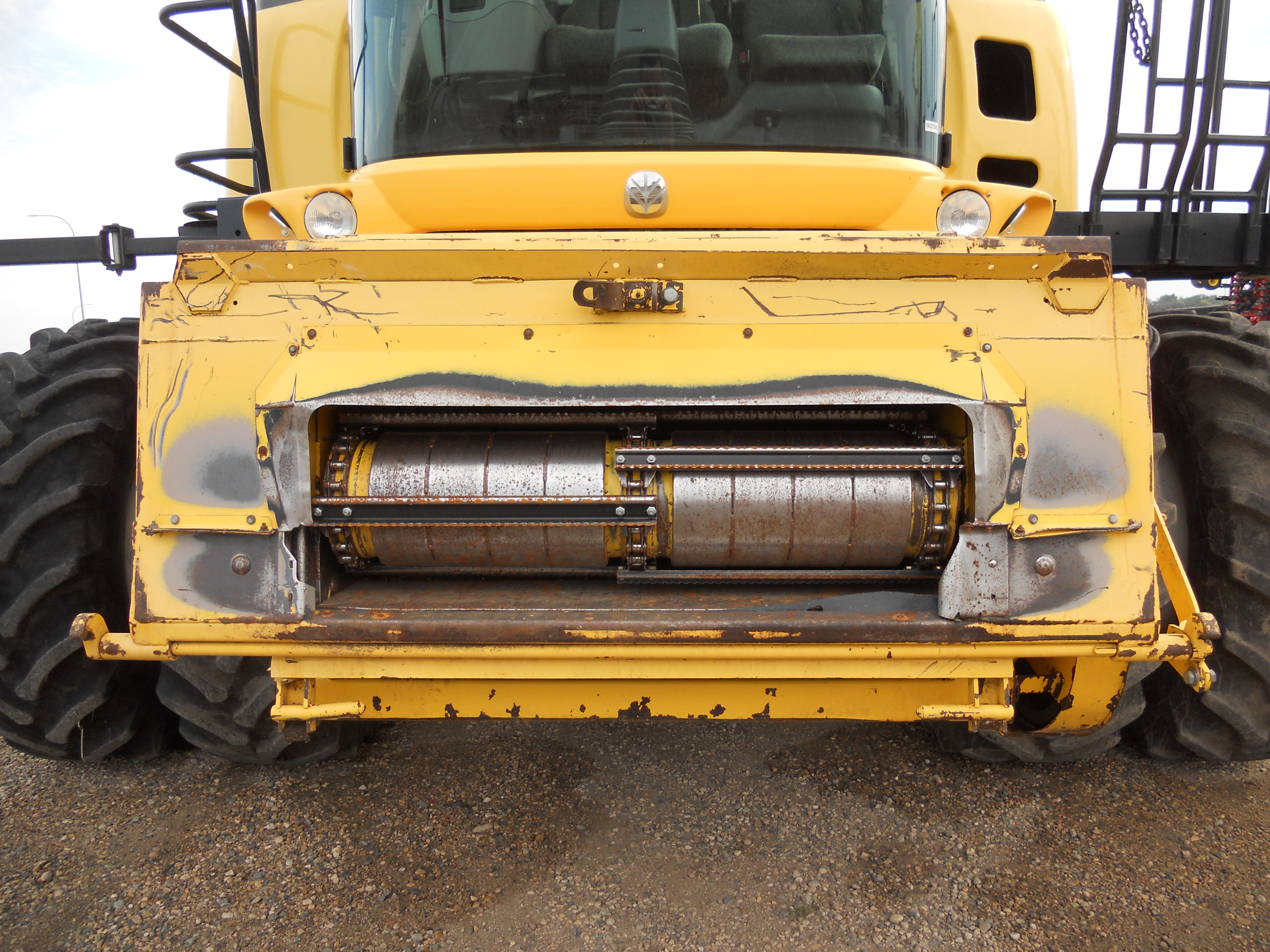 2010 New Holland CR9070 Combine