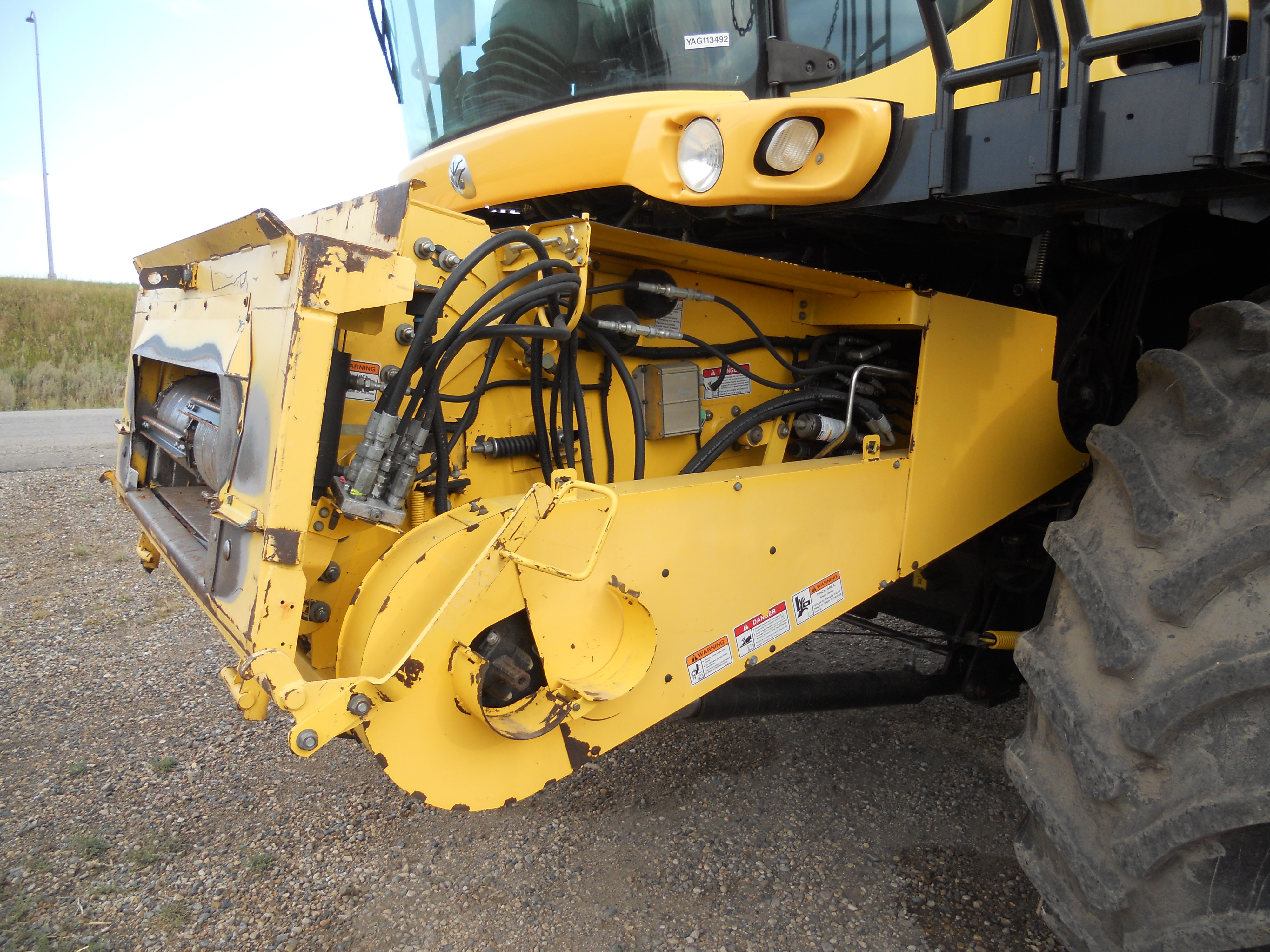 2010 New Holland CR9070 Combine