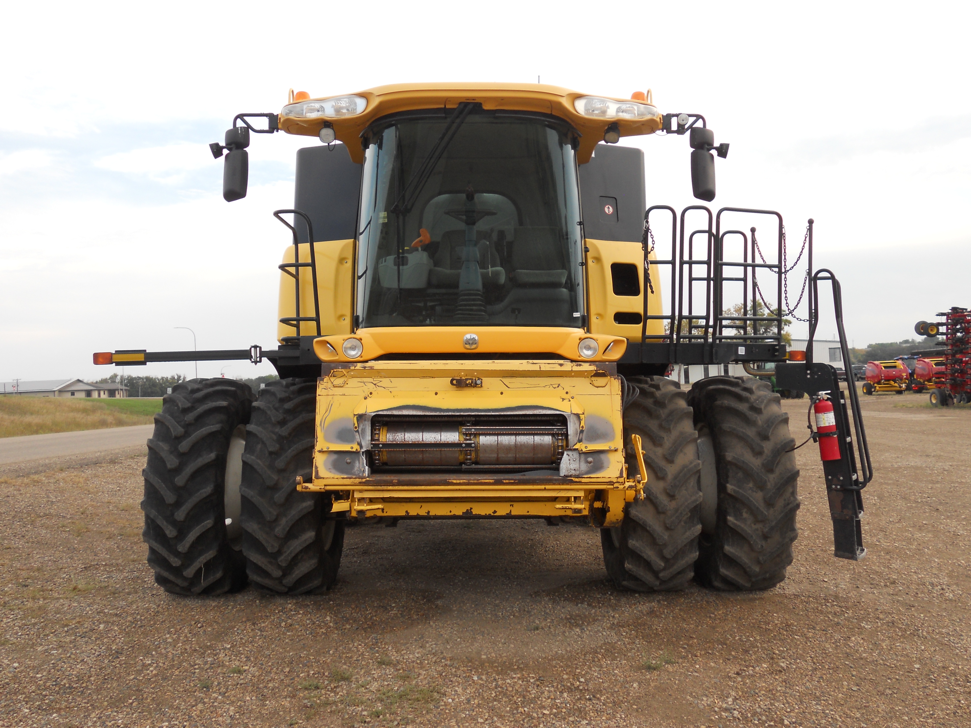 2010 New Holland CR9070 Combine