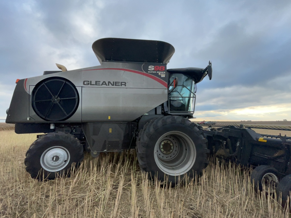 2022 AGCO Gleaner S98 Combine