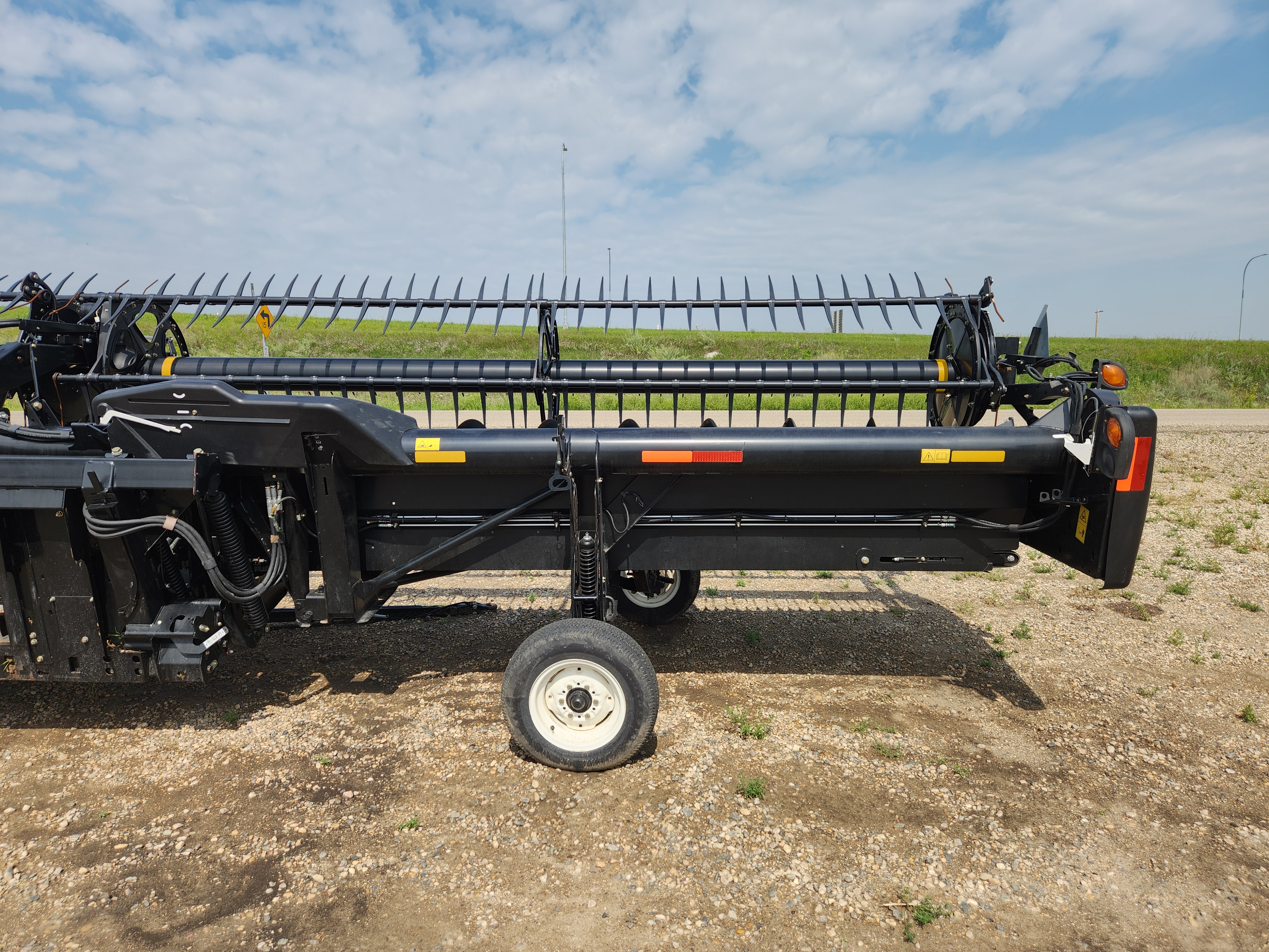 2017 MacDon FD75 Header Draper