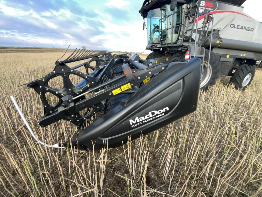 2017 MacDon FD75-40 Header Combine