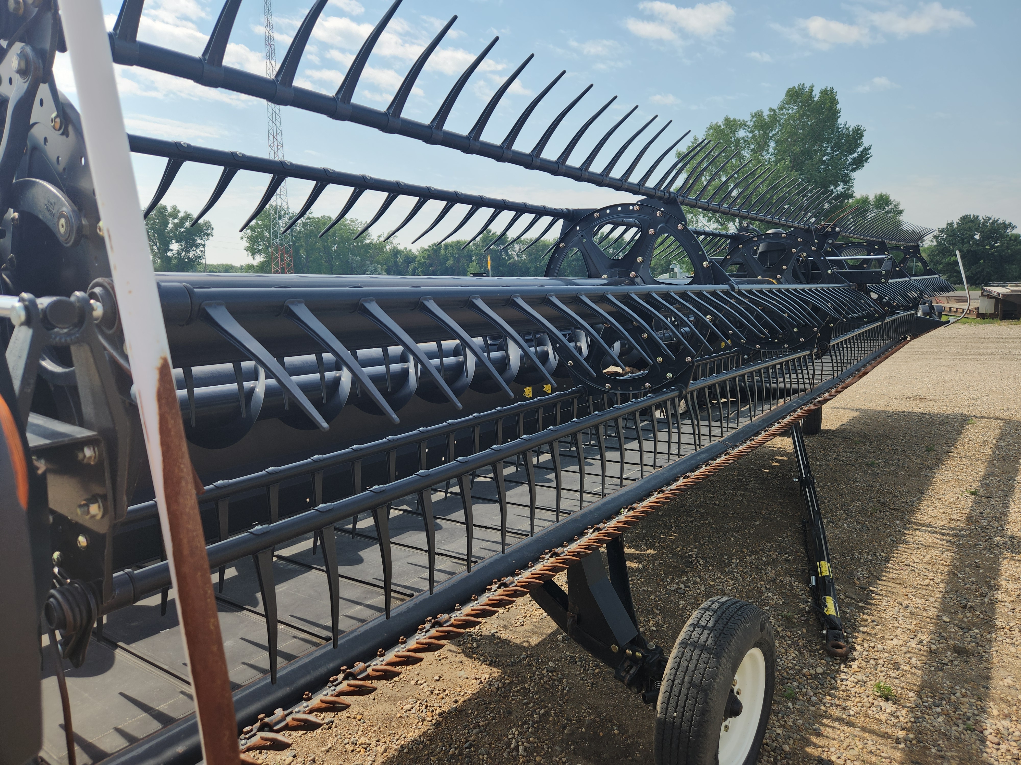 2017 MacDon FD75 Header Draper