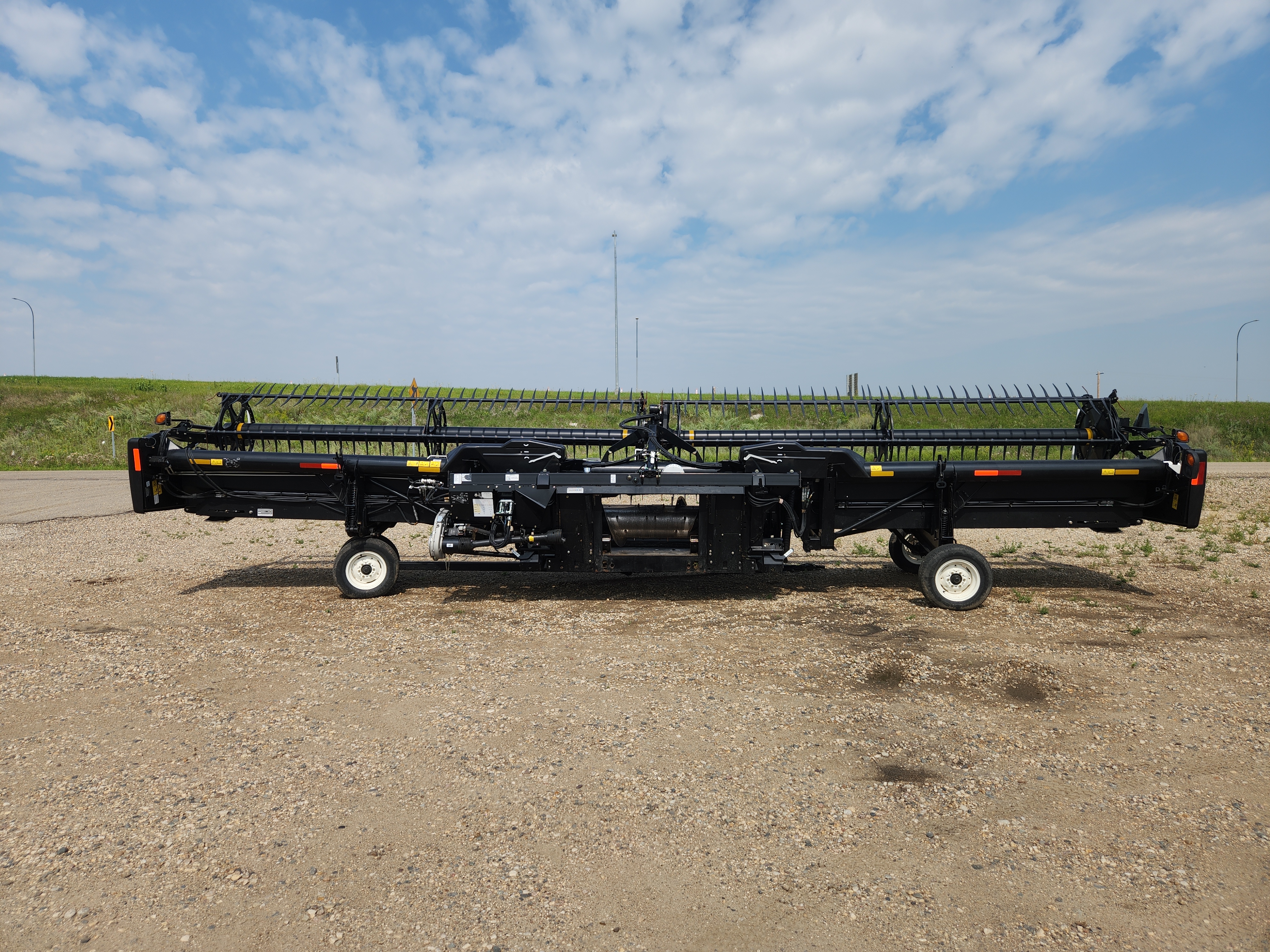 2017 MacDon FD75 Header Draper