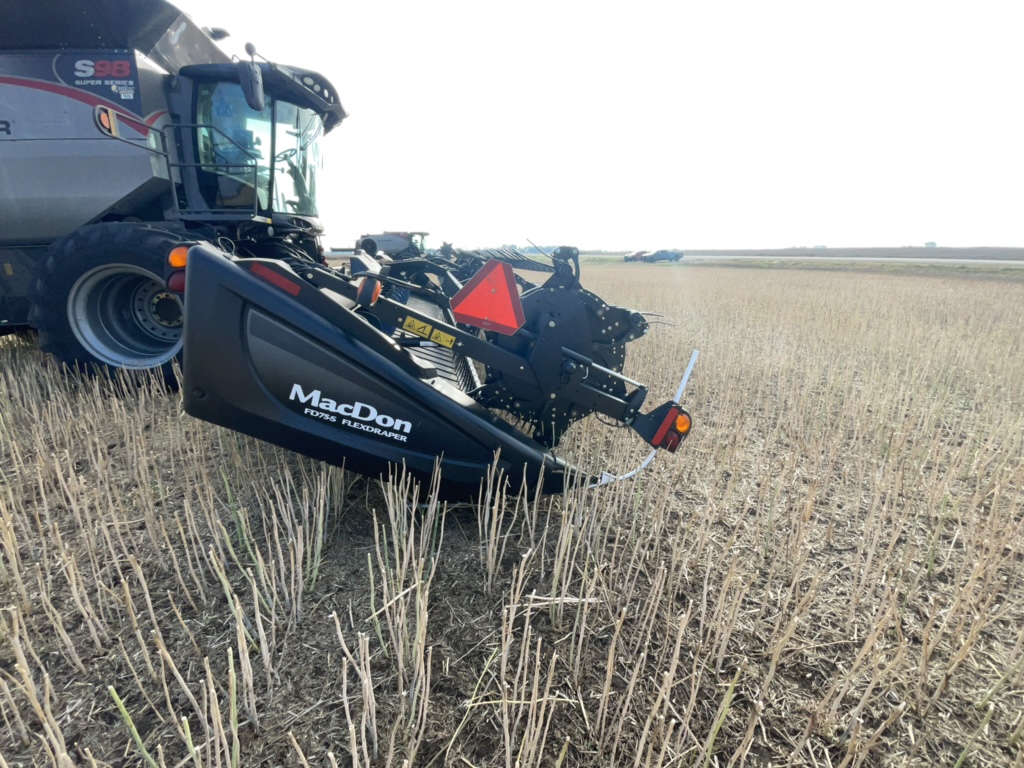 2017 MacDon FD75-40 Header Combine