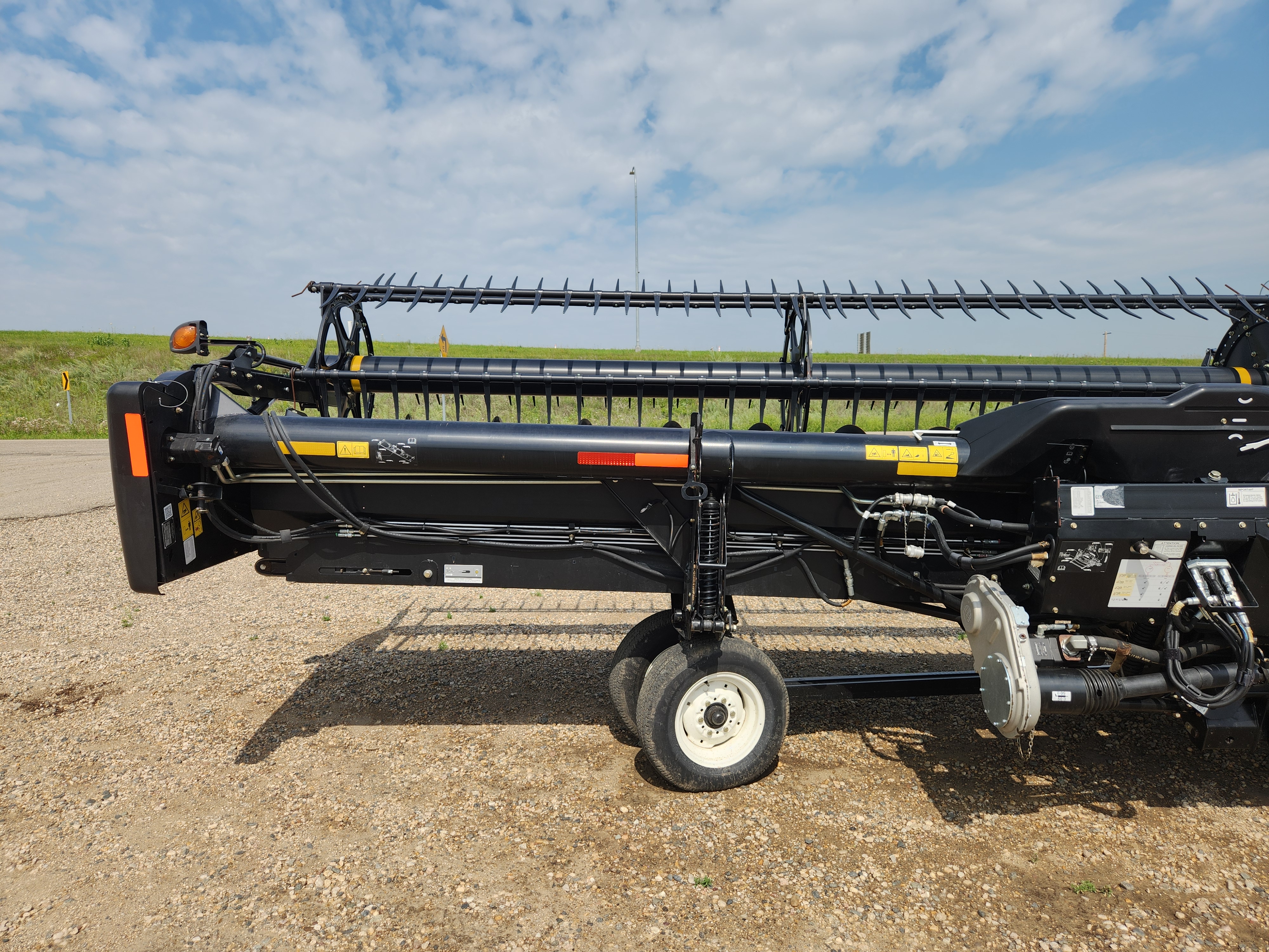 2017 MacDon FD75 Header Draper