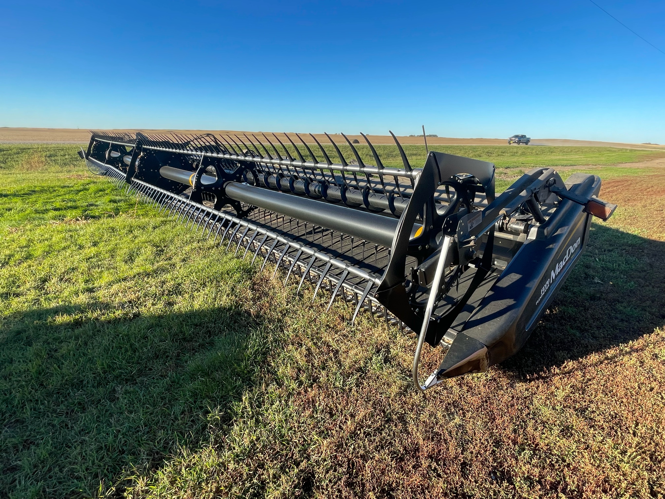 2011 MacDon FD70-40 Header Combine