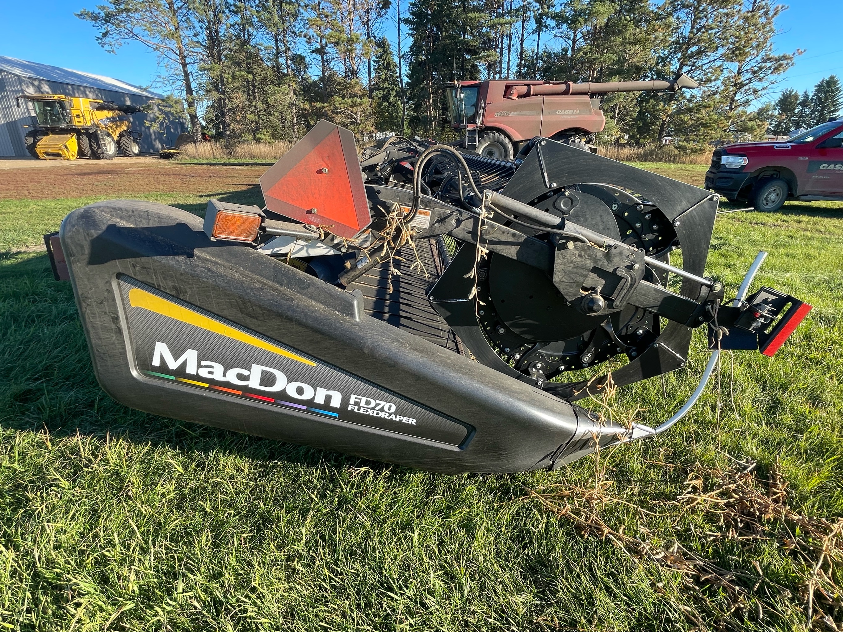 2011 MacDon FD70-40 Header Combine