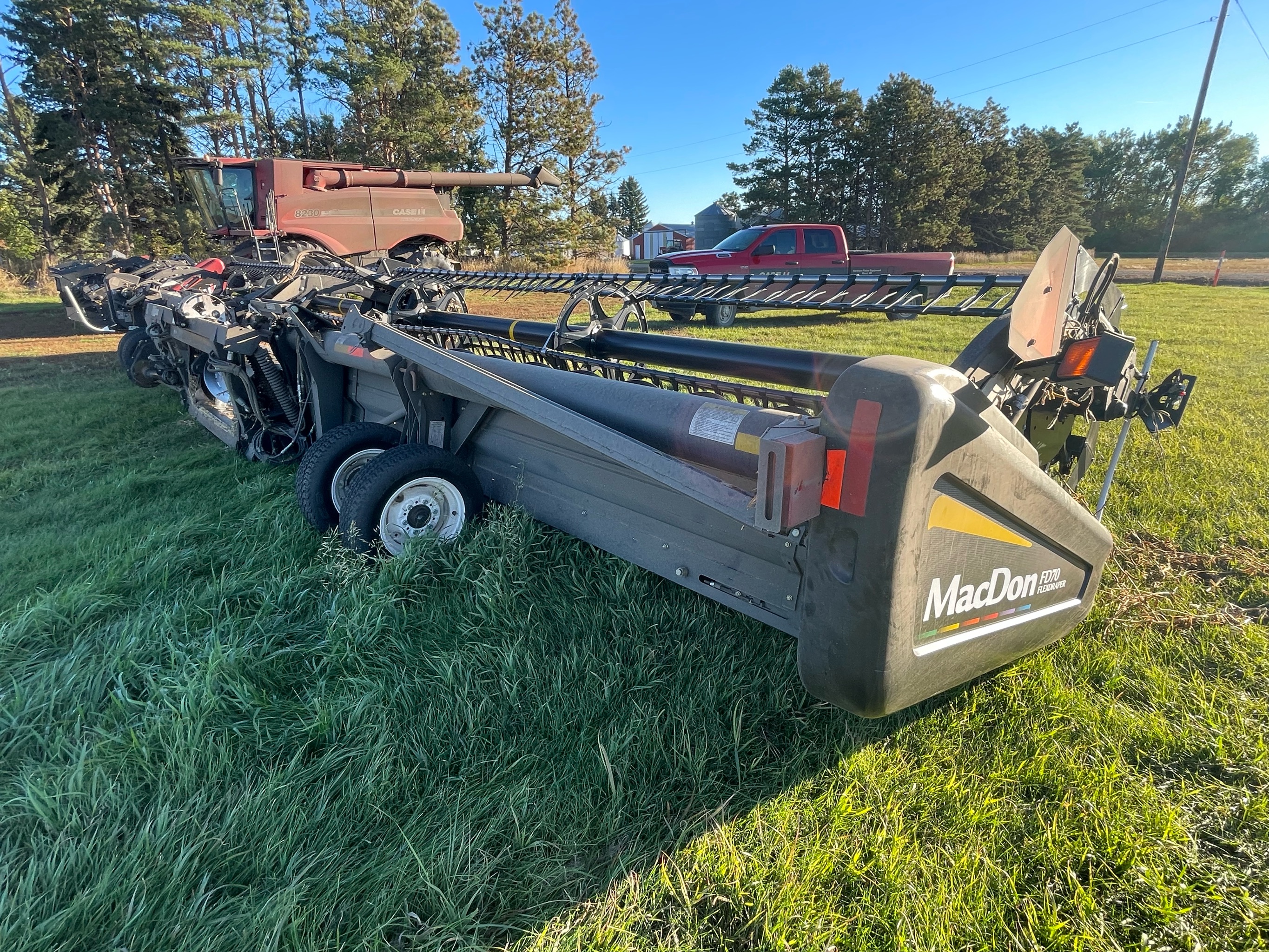 2011 MacDon FD70-40 Header Combine