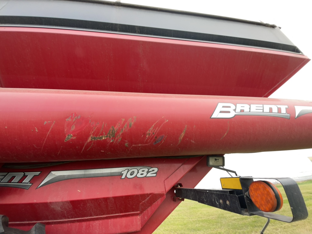 2014 Brent 1082 Grain Cart