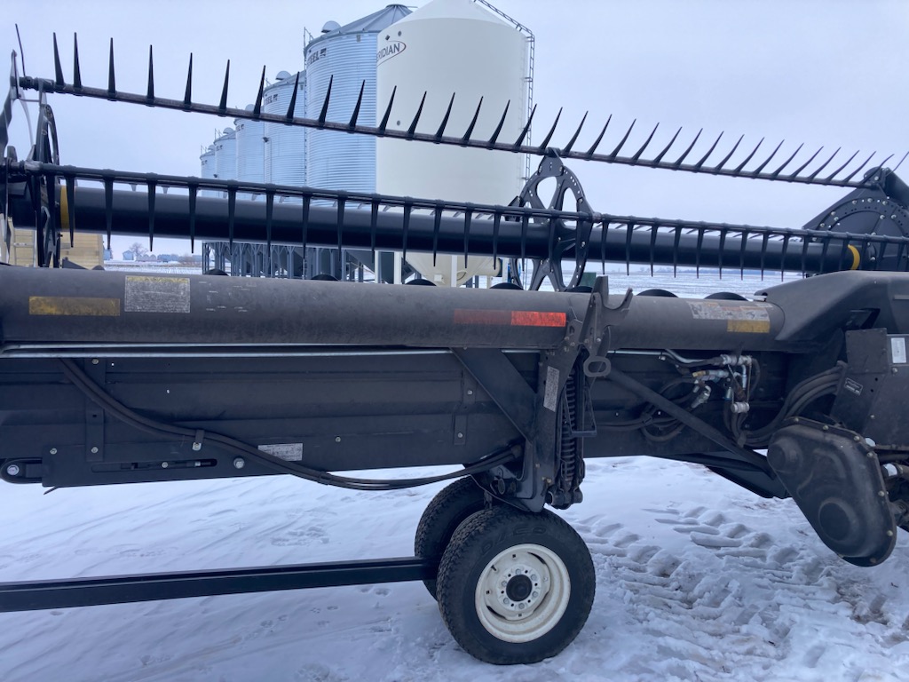 2011 MacDon FD70-35 Header Combine