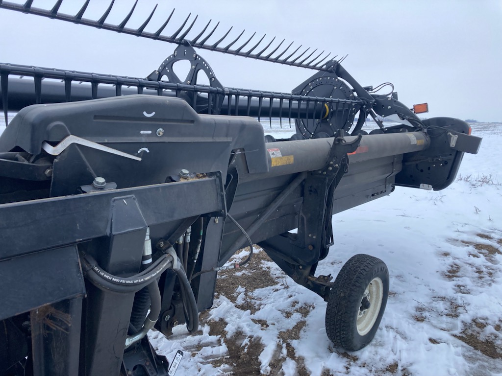 2011 MacDon FD70-35 Header Combine