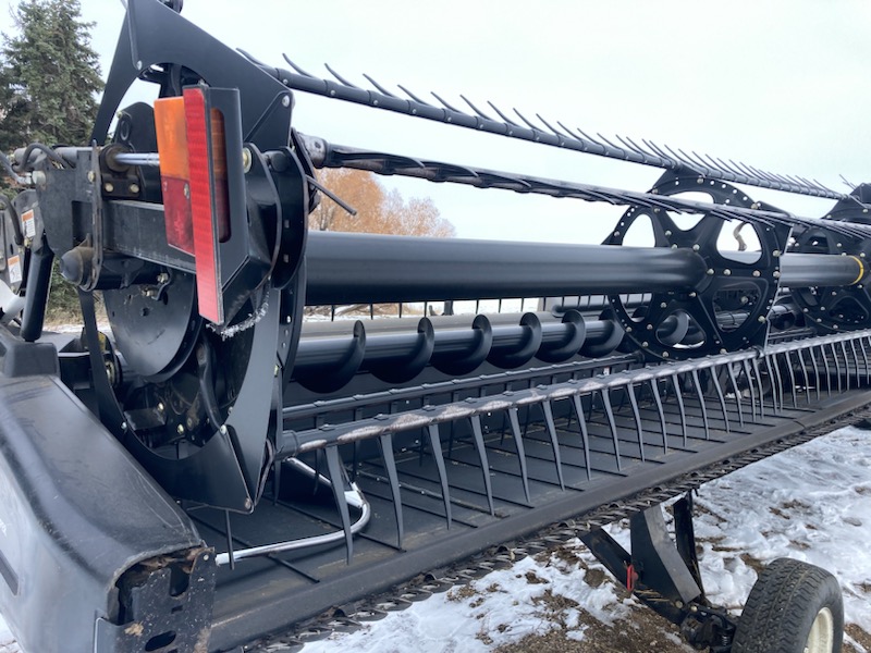 2011 MacDon FD70-35 Header Combine